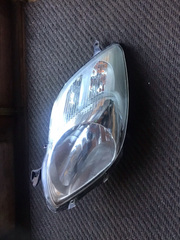 TOYOTA YARIS MK2 PASSENGER'S SIDE N/S HEADLIGHT 81170 0D340 2008 20122