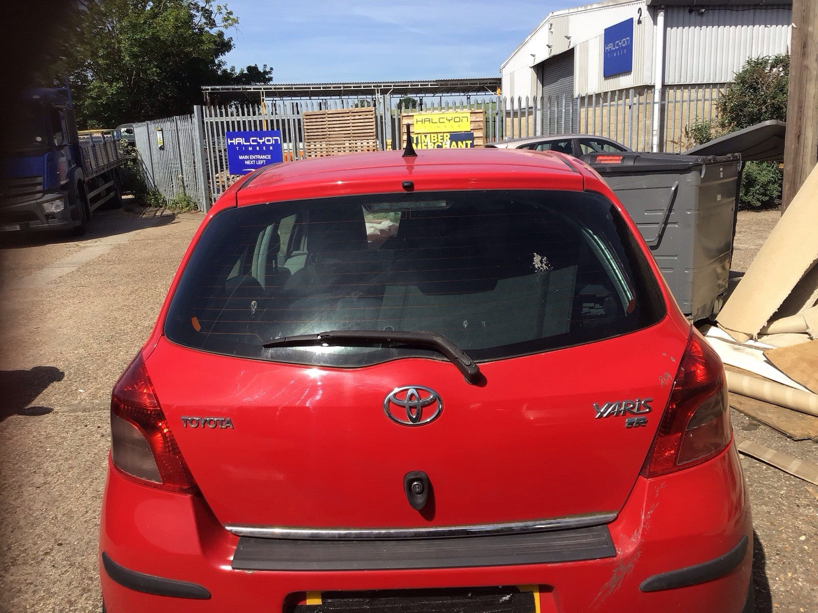 TOYOTA YARIS MK2 TAILGATE IN SUPER RED PAINT CODE 3P0 2006 20100