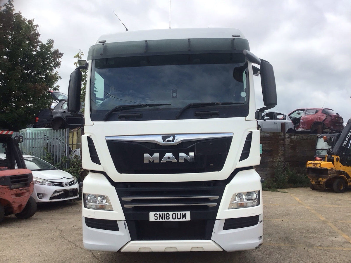 MAN TGX  24.460 FRONT BUMPER COMPLETE 2015 20200