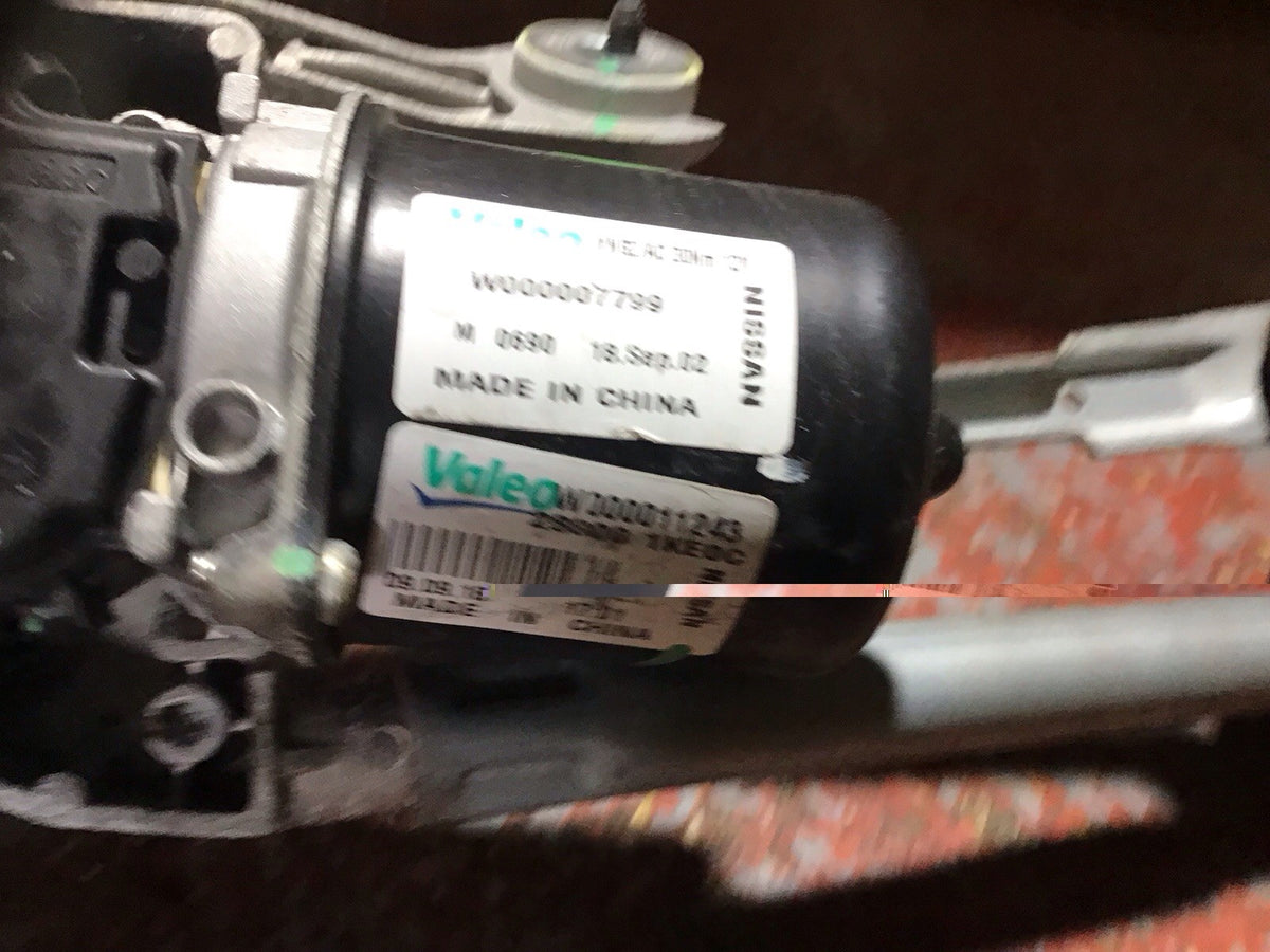 NISSAN JUKE J15 FRONT WIPER MOTOR AND LINKAGE  28800 1KEOC 2014 20193