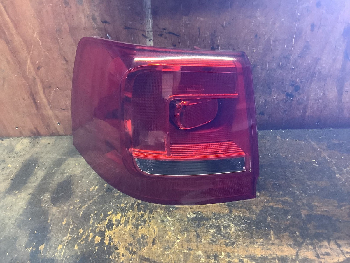 VOLKSWAGEN SHARAN 7N PASSENGERS  SIDE N/S REAR LIGHT 7N0945095E 2010 20162