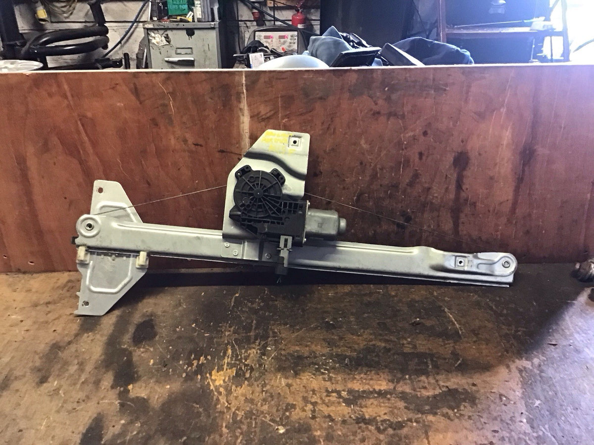 PEUGEOT PARTNER PASSENGERS SIDE FRONT WINDOW MOTOR REGULATOR 430106C0  2010 20160