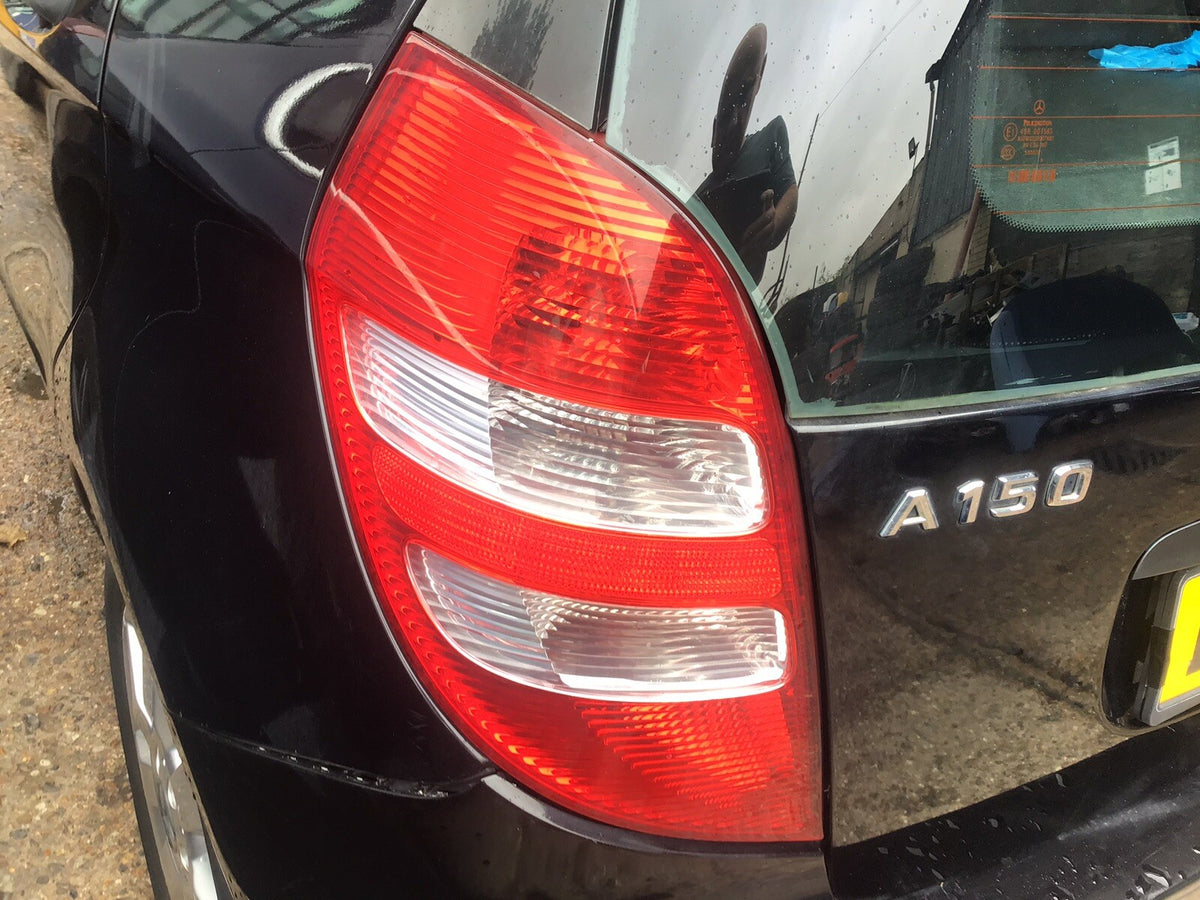 MERCEDES A CLASS W169 PASSENGER SIDE N/S REAR LIGHT CLUSTER 2005 20083