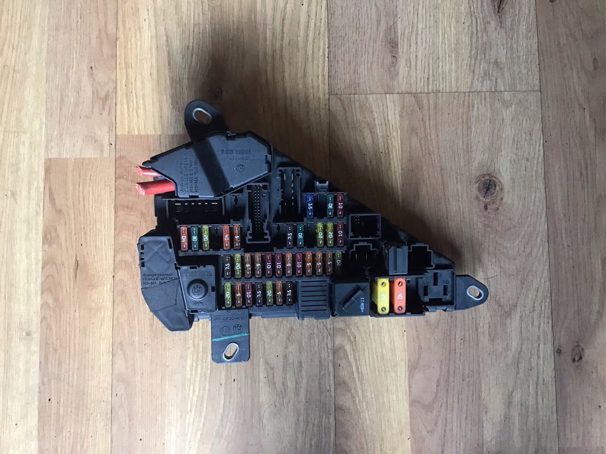 BMW E60 2.5 PETROL FUSE BOX 690659905 2003 20090