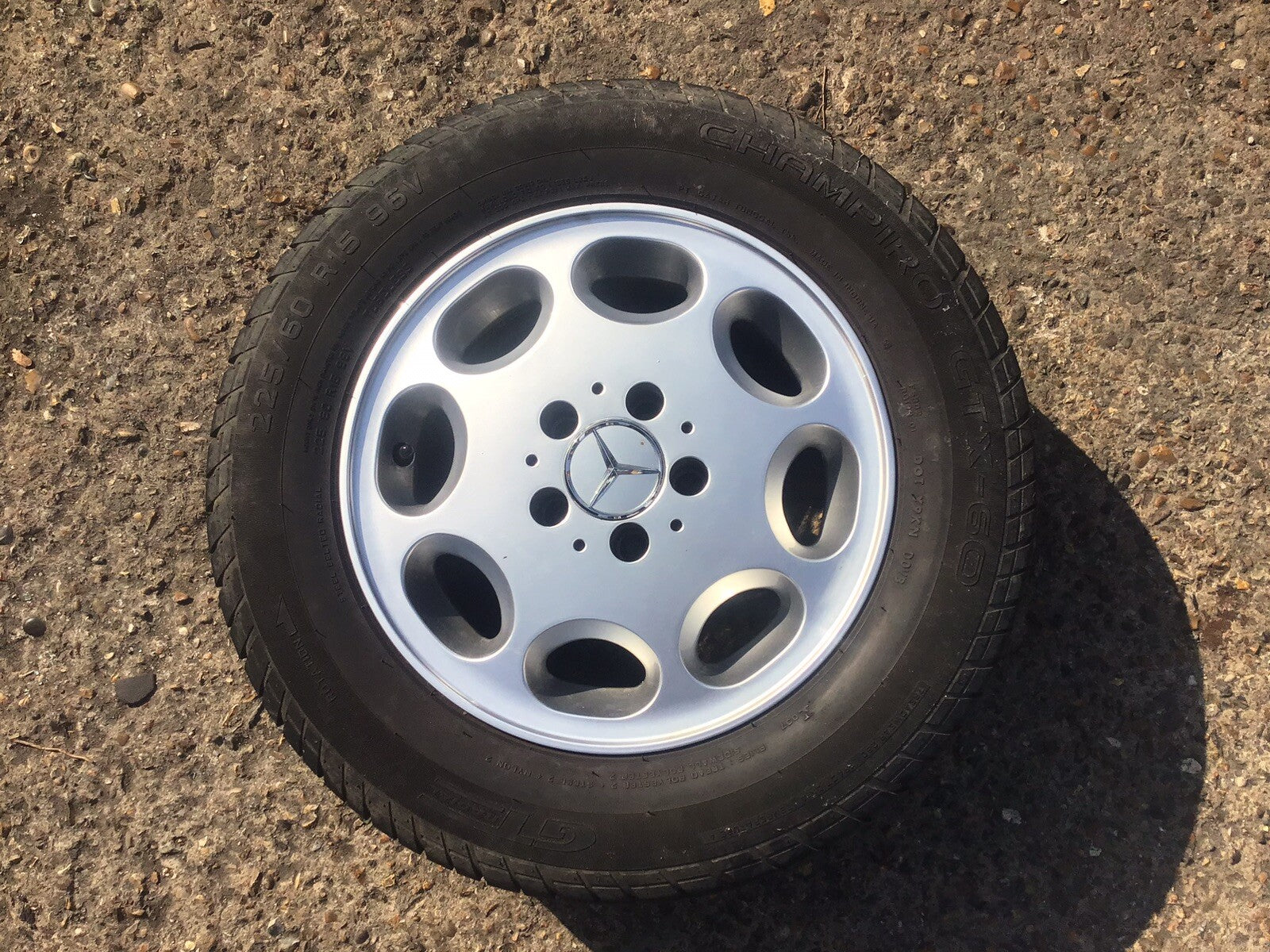 MERCEDES S CLASS W126 ALLOY WHEEL 15'' TYRE 8 HOLE 225X60X15 1980 19910