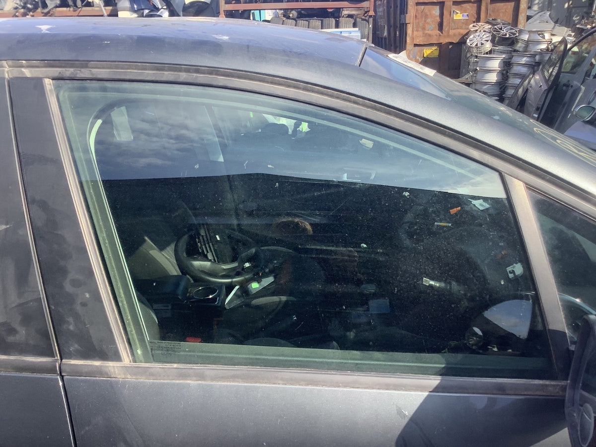 PEUGEOT 208 DRIVER'S O/S SIDE FRONT WINDOW GLASS DOOR WINDOW 2012 20182