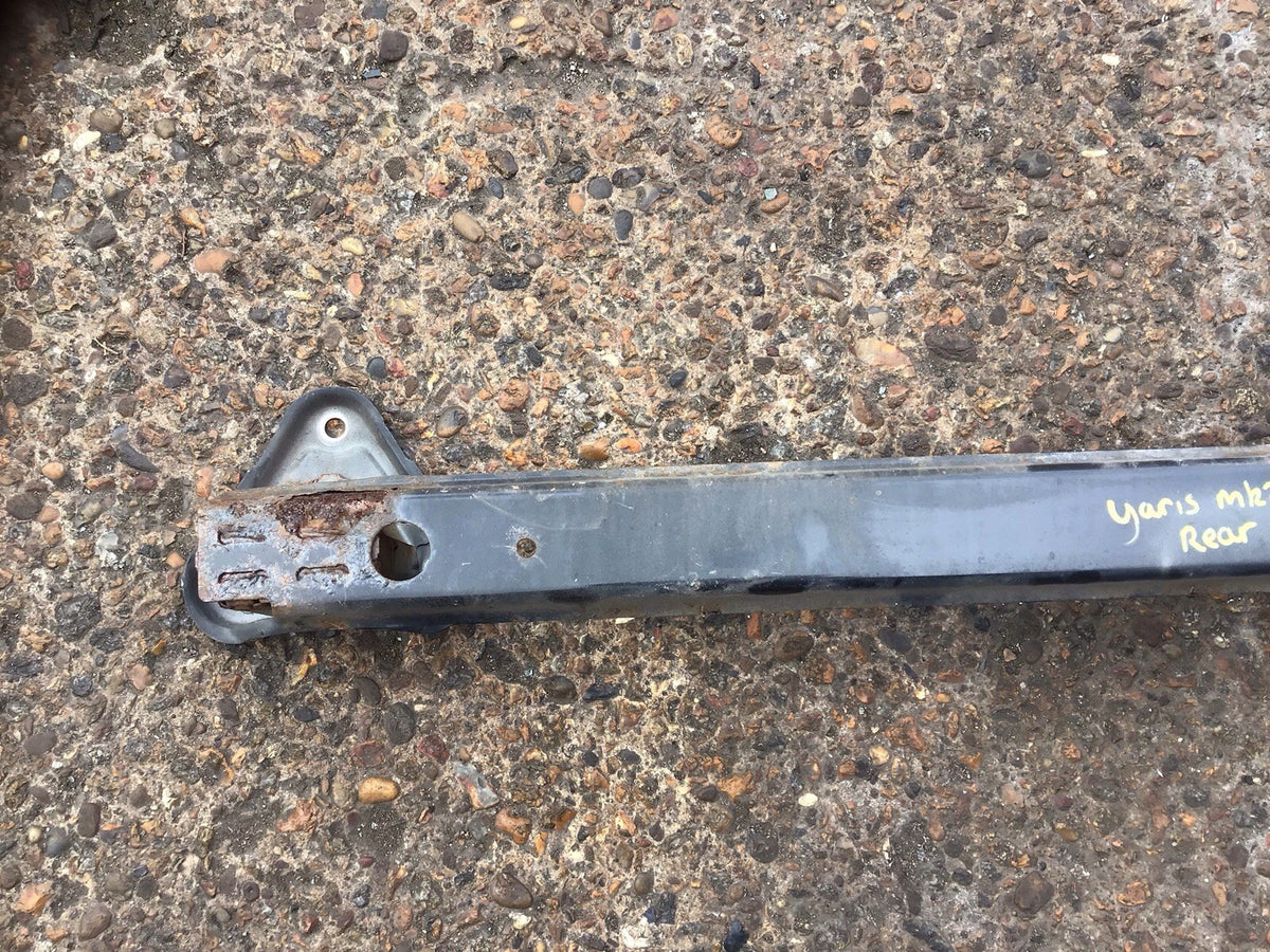 TOYOTA YARIS MK2 REAR SUPPORT BAR CRASH BAR 2007 20113