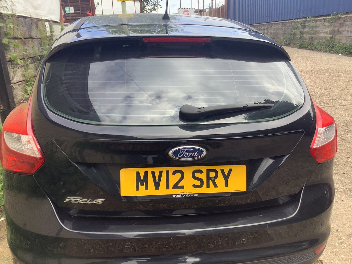 FORD FOCUS MK3 TAILGATE  PANTHER BLACK  METALLIC  5 DOOR HATCHBACK 2011 20185