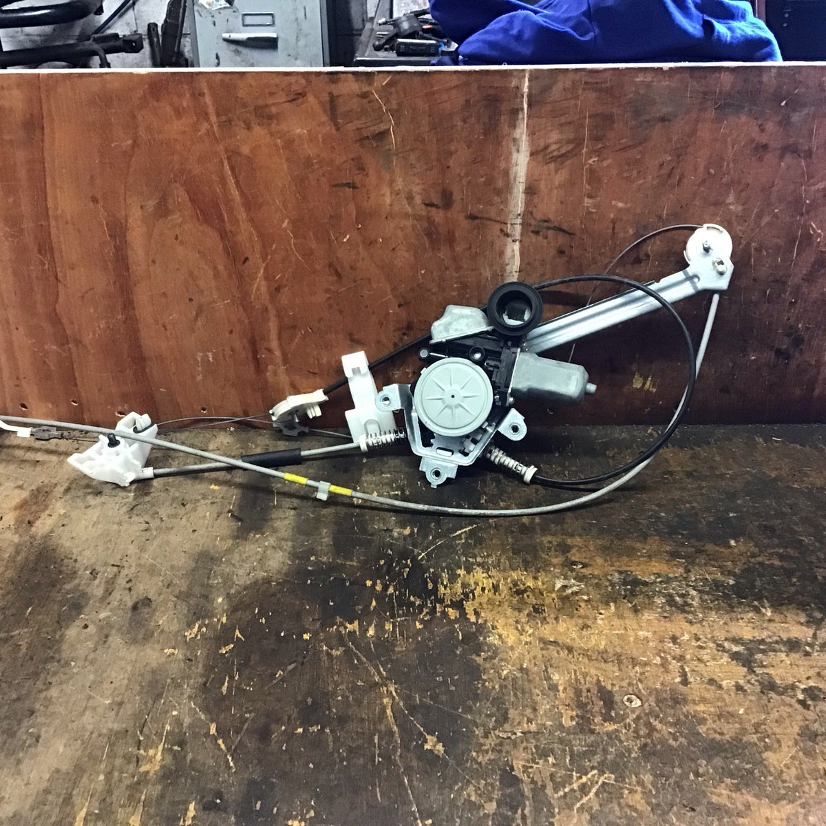 TOYOTA IQ DRIVERS FRONT WINDOW MOTOR AND REGULATOR 85710 74021 09 20142
