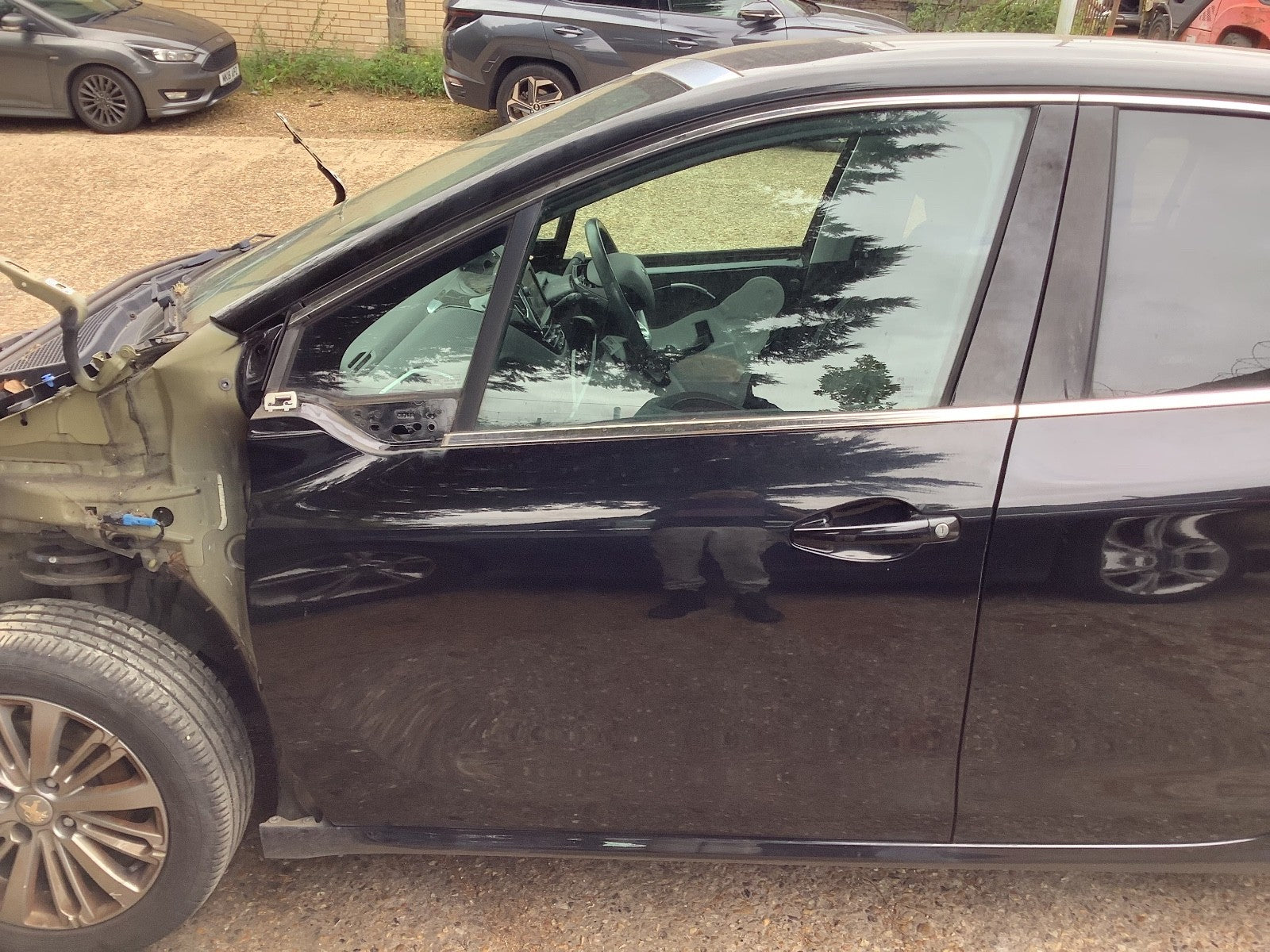 PEUGEOT 208 PASSENGERS SIDE FRONT DOOR  NOIR PEARL BLACK KTV 5 DOOR  2012 20180