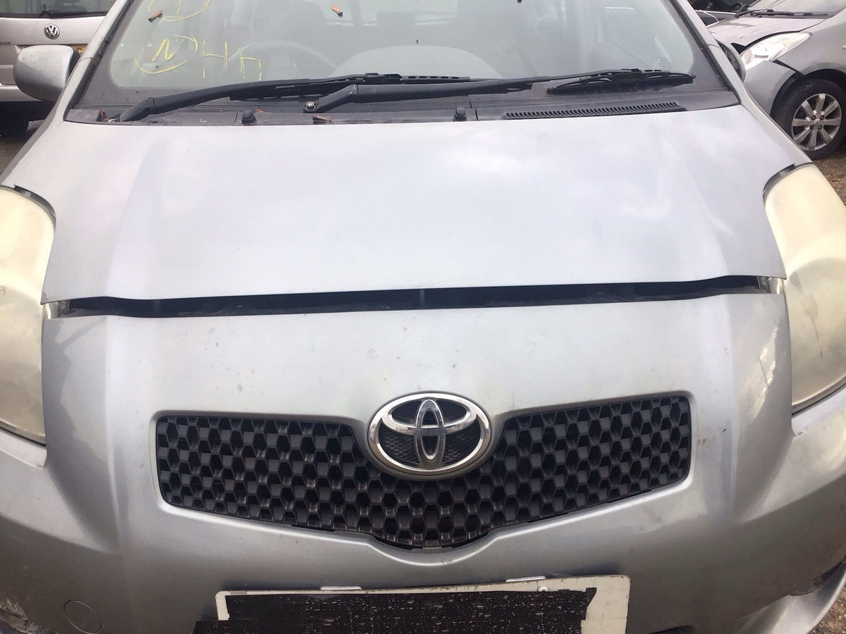 TOYOTA YARIS MK2 BONNET MEDIUM SILVER 1F8 2006 20103