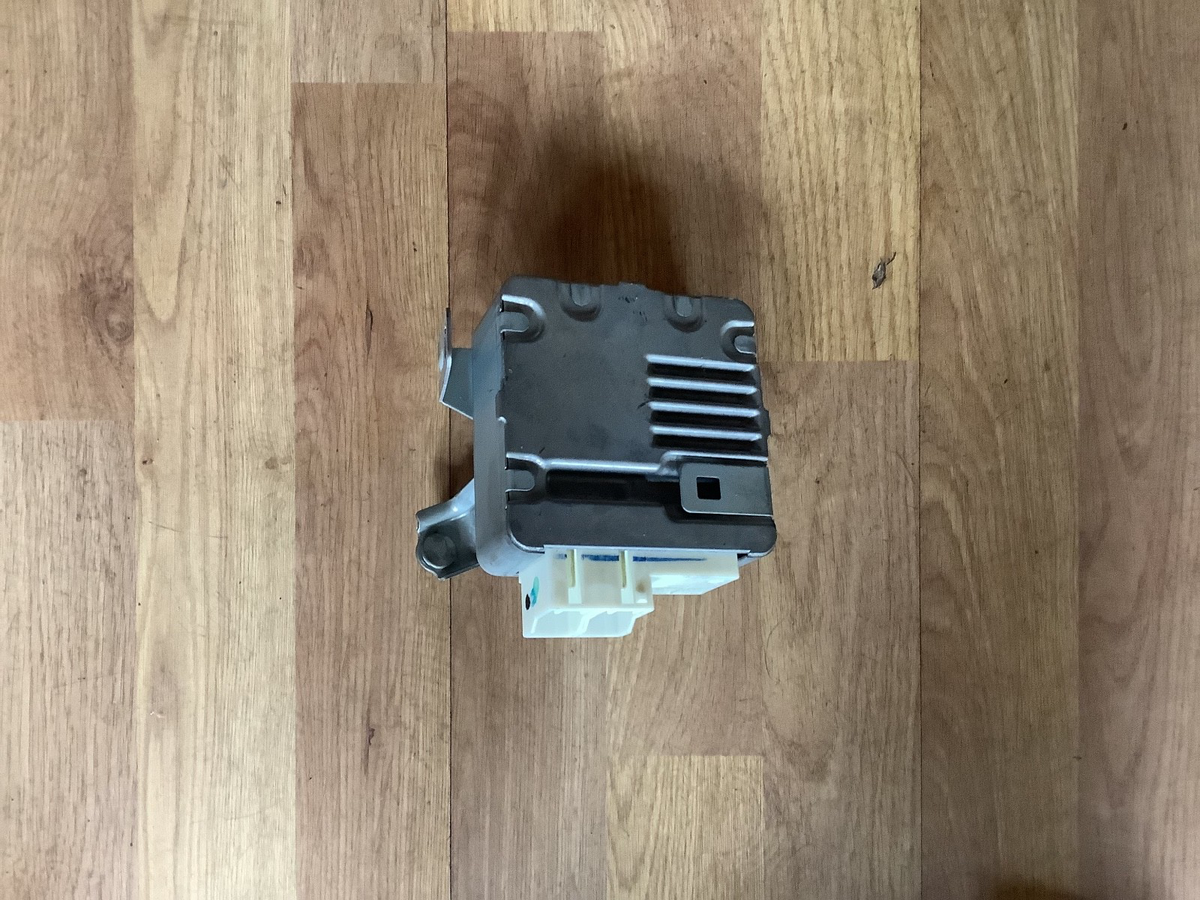 TOYOTA YARIS MK2 POWER STEERING ECU MODULE 89650 0D120 2006 20113