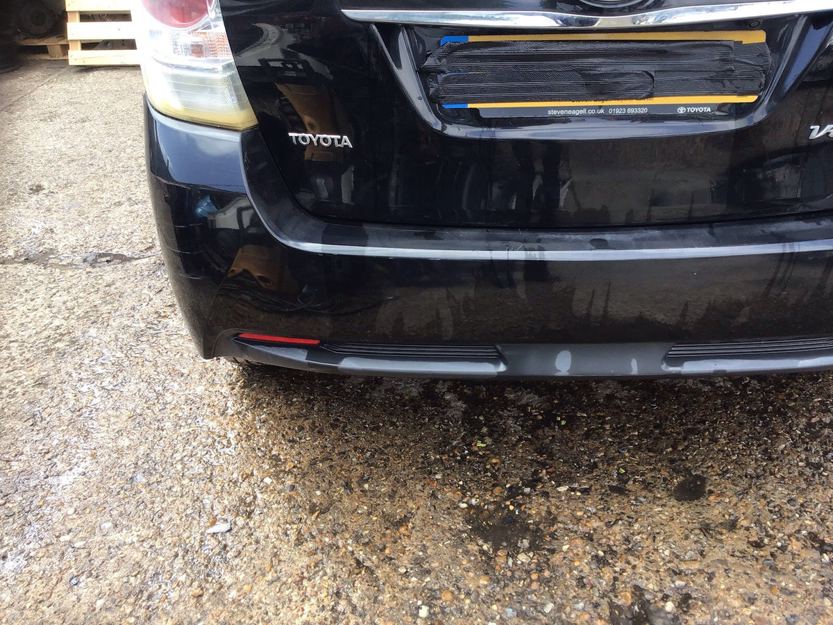 TOYOTA VERSO REAR BUMPER IN ECLIPSE BLACK CODE 209 2013 20185