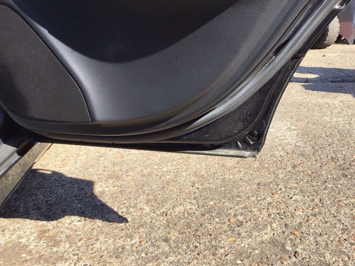 MERCEDES C CLASS W203 DRIVER'S SIDE REAR DOOR OBSIDIAN BLACK 197 2001 20079