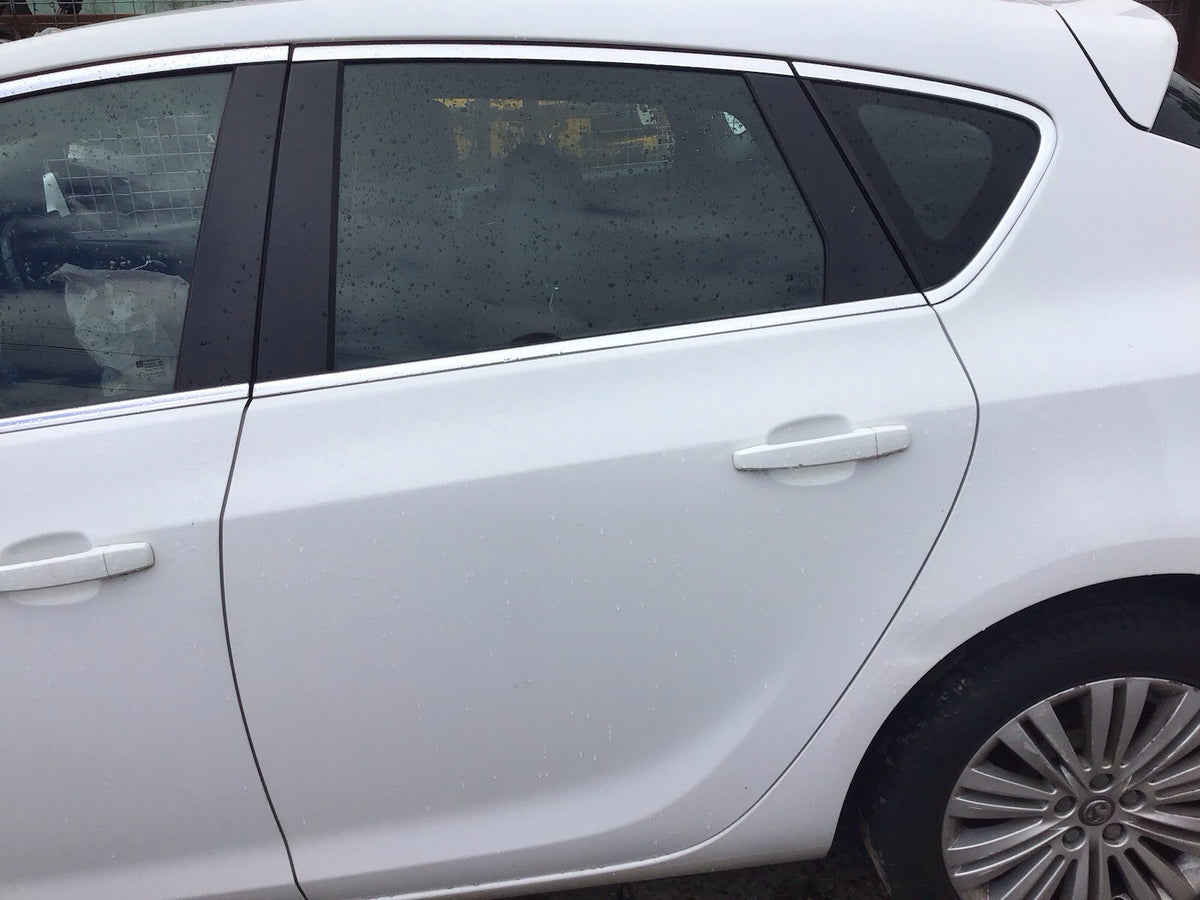 VAUXHALL ASTRA J PASSENGER'S SIDE N/S REAR DOOR SUMMIT WHITE Z40R 2010 20142