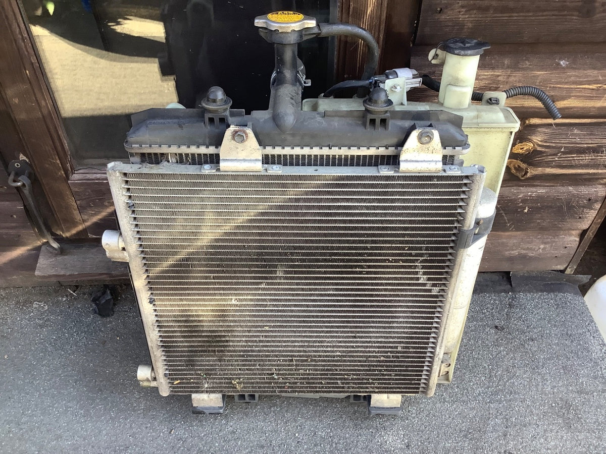 PEUGEOT 107 1.0 PETROL RADIATOR RAD PACK 16360 0Q020 00 2005 20141
