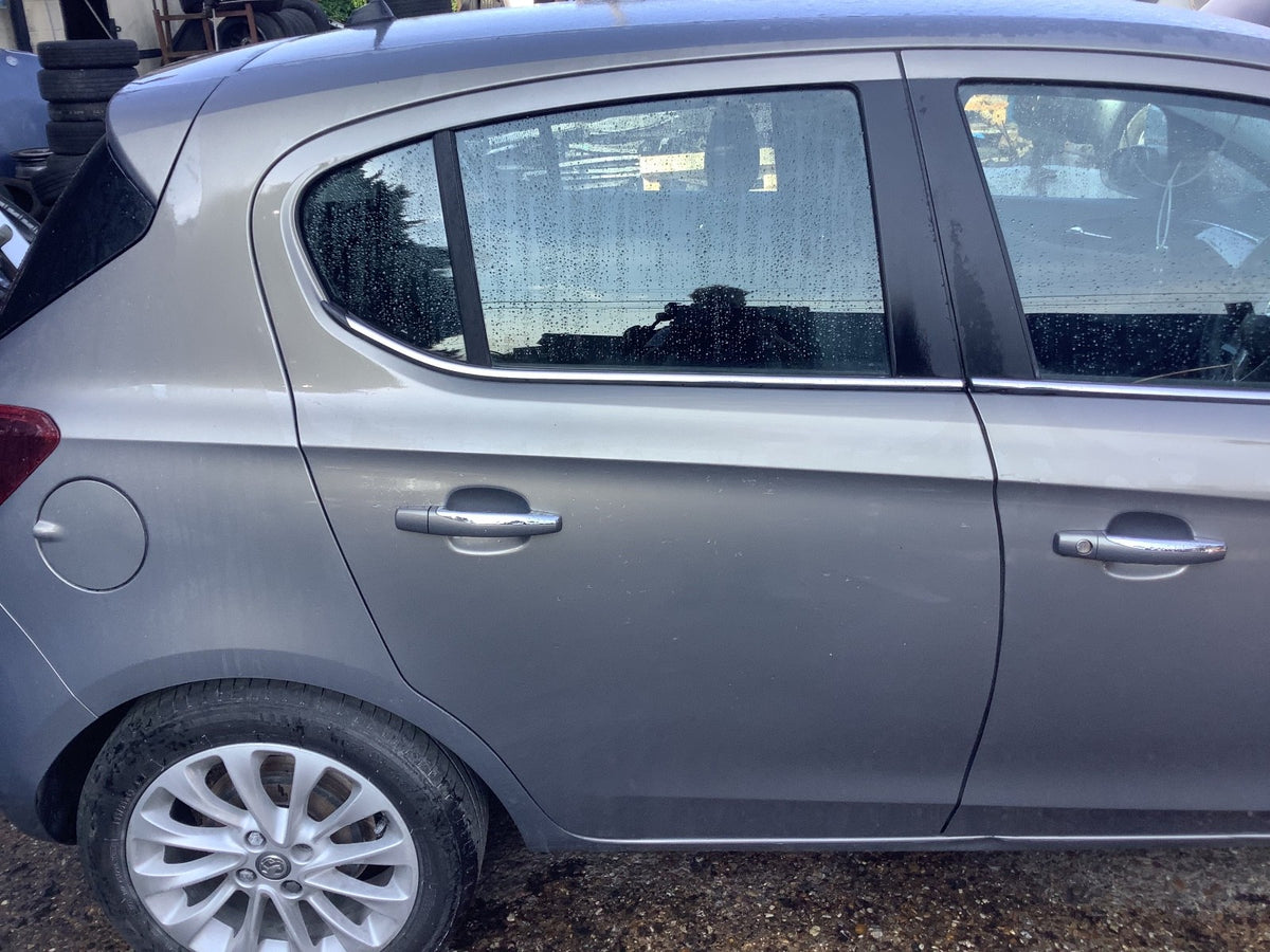 CORSA E DRIVERS SIDE REAR DOOR N/S PEPPERDUST METALLIC Z40W 5 DOOR 15 20192