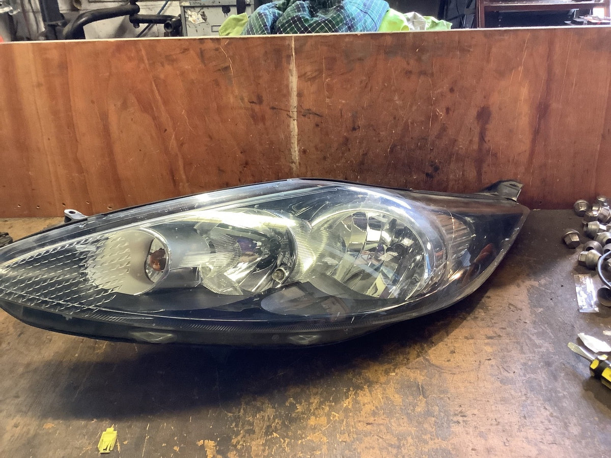 FORD FIESTA MK7 PASSENGER'S SIDE N/S HEADLIGHT 8A61 13W030 BJ 2009 20122