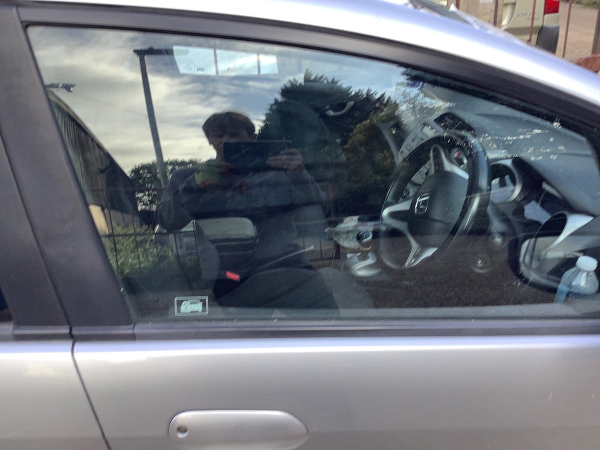 HONDA JAZZ MK3 DRIVERS SIDE FRONT WINDOW GLASS 5 DOOR 2009 20126