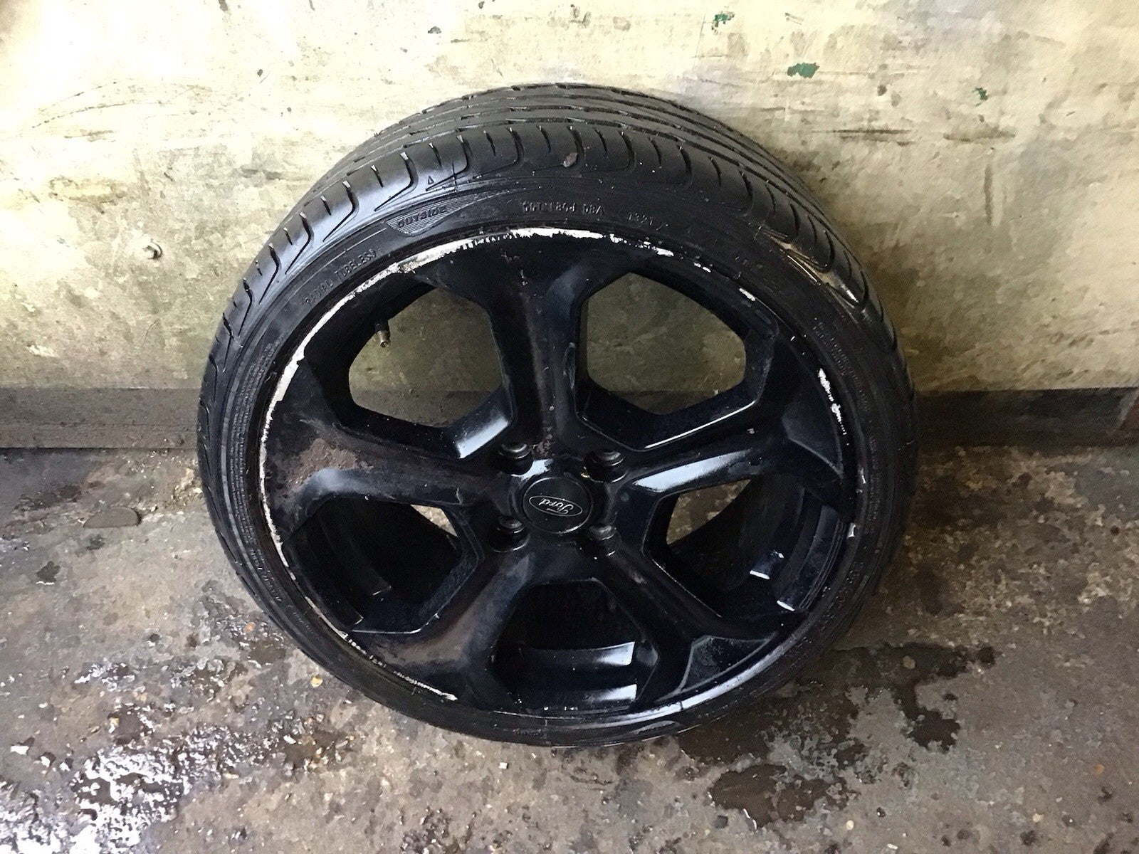 FORD FIESTA  ST BLACK ALLOY WHEEL AND TYRE 17"  7Jx17 ET47.5 C1BC TBFC0