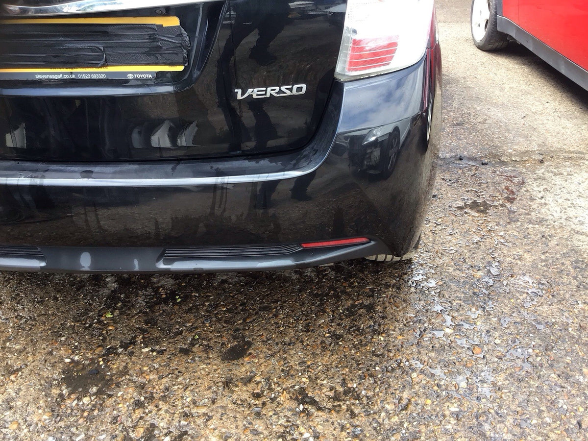 TOYOTA VERSO REAR BUMPER IN ECLIPSE BLACK CODE 209 2013 20183
