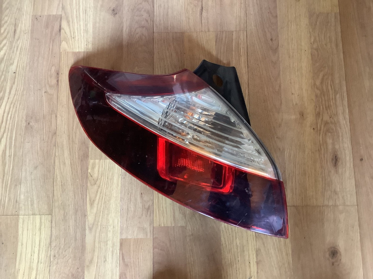 RENAULT MEGANE MK2 REAR LIGHT PASSENGER'S SIDE N/S 90011632 2012 20170