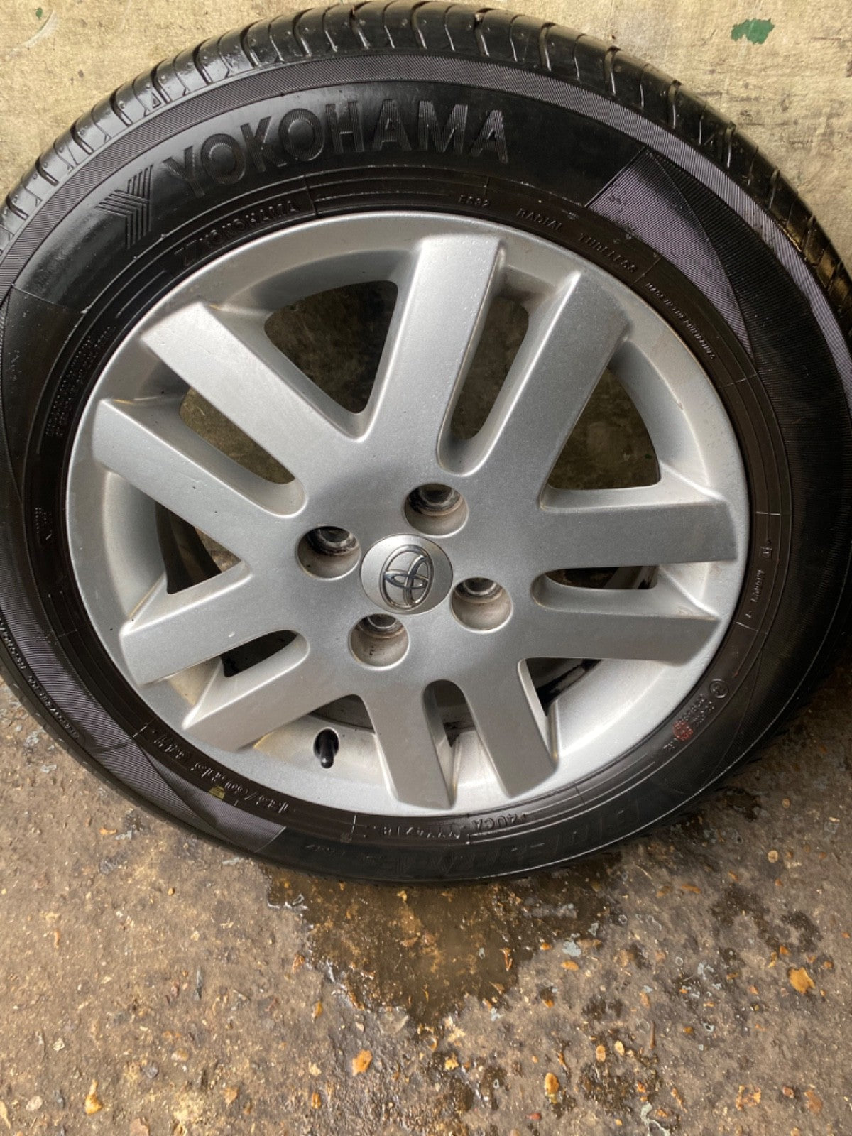TOYOTA YARIS MK2 ALLOY WHEEL 15'' PZ406 B0675 ZC WITH TYRE 185X60X15 2006 20114