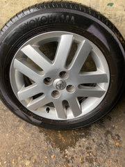 TOYOTA YARIS MK2 ALLOY WHEEL 15'' PZ406 B0675 ZC WITH TYRE 185X60X15 2006 20114