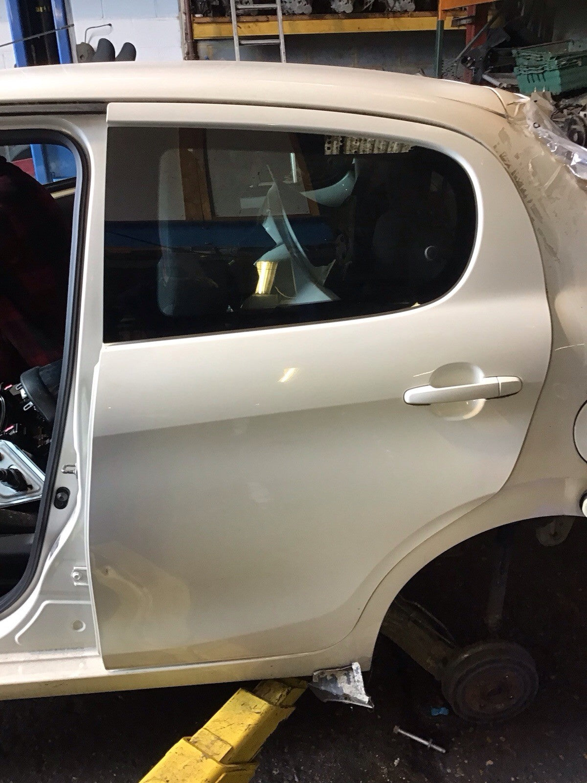 PEUGEOT 108 PASSENGER SIDE REAR DOOR WHITE KWD 2015 20211