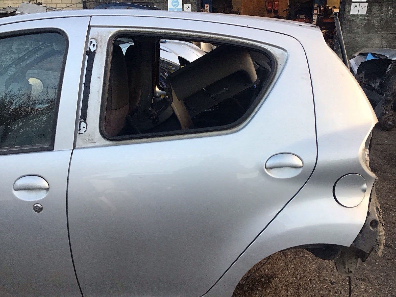 TOYOTA AYGO MK1 PASSENGER'S SIDE REAR DOOR SATIN SILVER  CODE 1E7 2005 20141