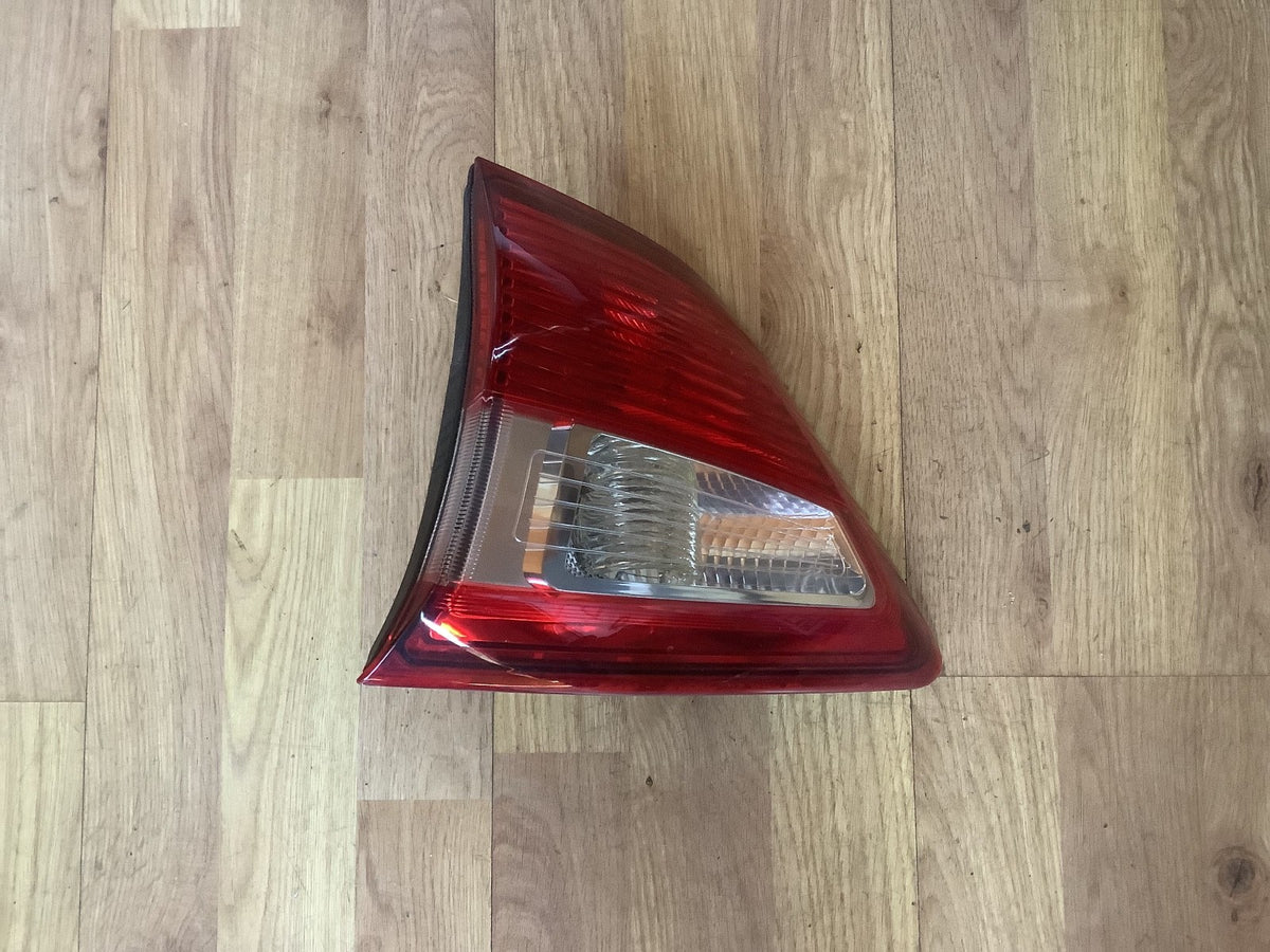 FORD C MAX DRIVER'S SIDE O/S INNER REAR LIGHT AM51 13A602 BE 2010 20150