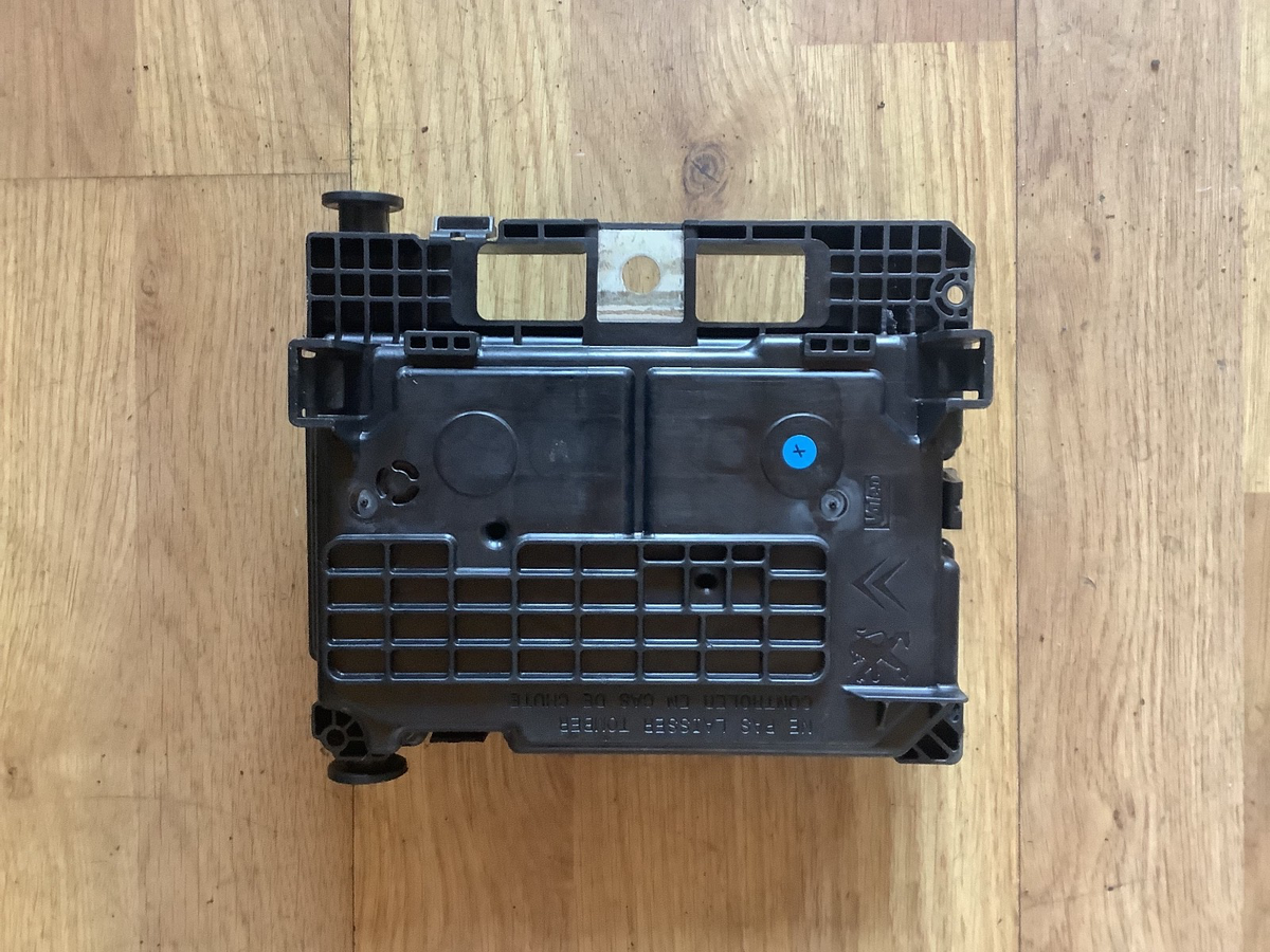 PEUGEOT CITROEN UNDER BONNET FUSE BOX BSM 9667199780 2006 20125