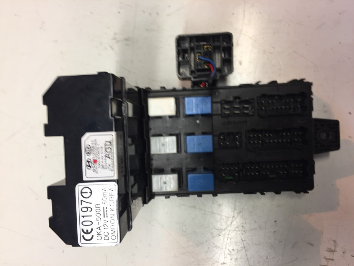 HYUNDAI SANTA FE 2.4 GENERAL MODULE COMFORT RELAY FUSE BOX 95400 26511 2001 20061