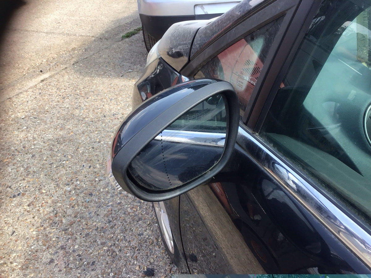 FORD FIESTA MK7 PASSENGERS SIDE N/S DOOR MIRROR PANTHER BLACK METALLIC 2009 20123
