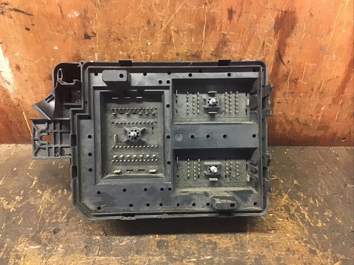 VAUXHALL CORSA E FUSE BOX  13430532AA 2015 20192