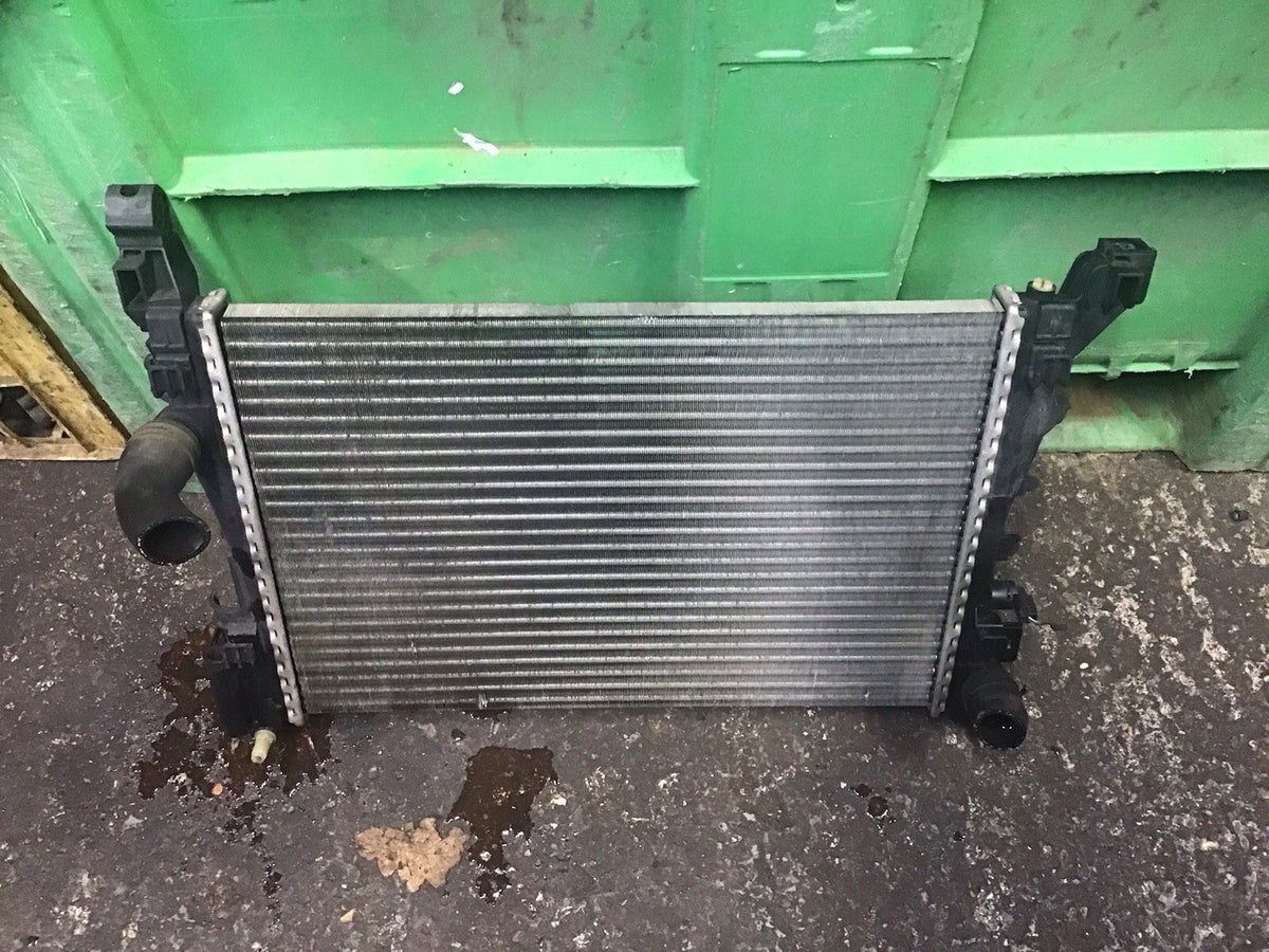 VAUXHALL CORSA E ENGINE COOLING RADIATOR 2014 2019  133998700