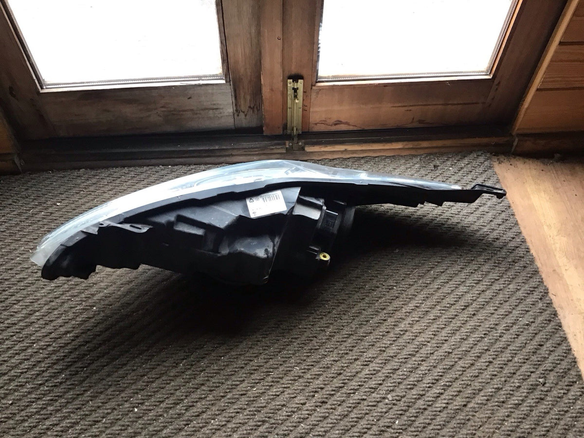 FORD FIESTA MK7 HEADLIGHT DRIVERS SIDE O/S 8A61 13W029 DG 2008 20124