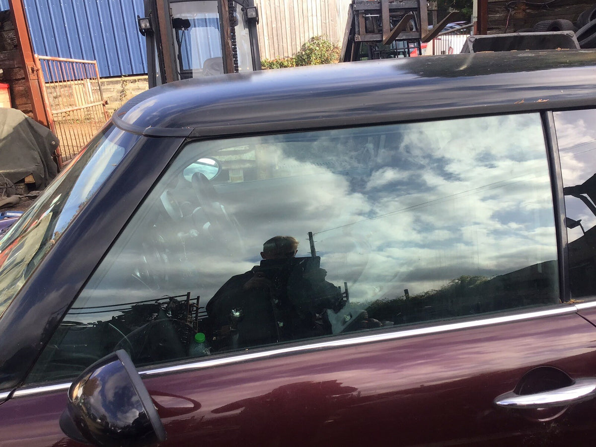 MINI COOPER R50 PASSENGER'S SIDE N/S DOOR WINDOW GLASS 2001 20063