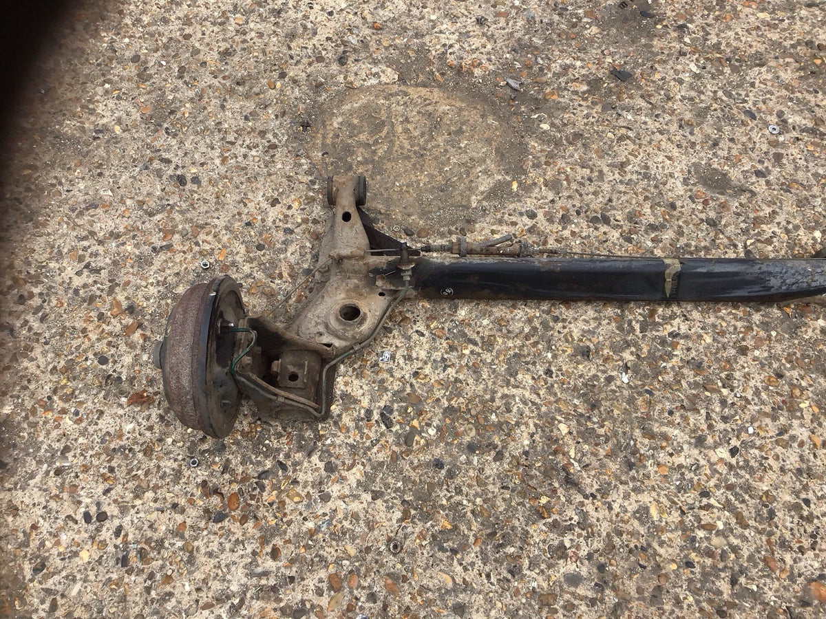 VAUXHALL CORSA B REAR AXLE DRUM BRAKES NO ABS 1993 20003