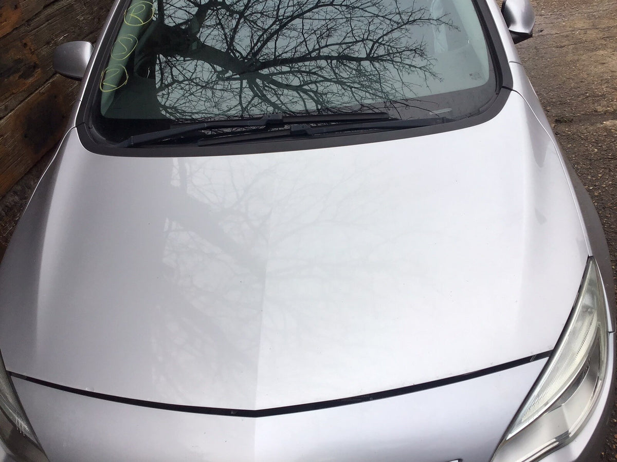 VAUXHALL ASTRA J BONNET IN SILVER METALLIC PAINT CODE GAN 2010-20142
