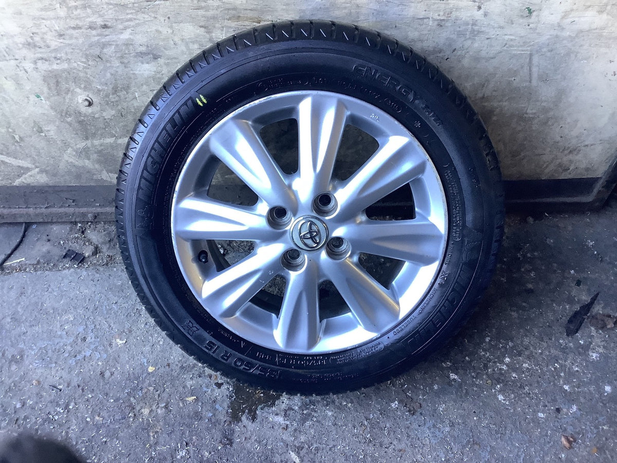TOYOTA YARIS MK2 ALLOY WHEEL 15'' TYRE 185X60X15 42611 0D240 2006 20110