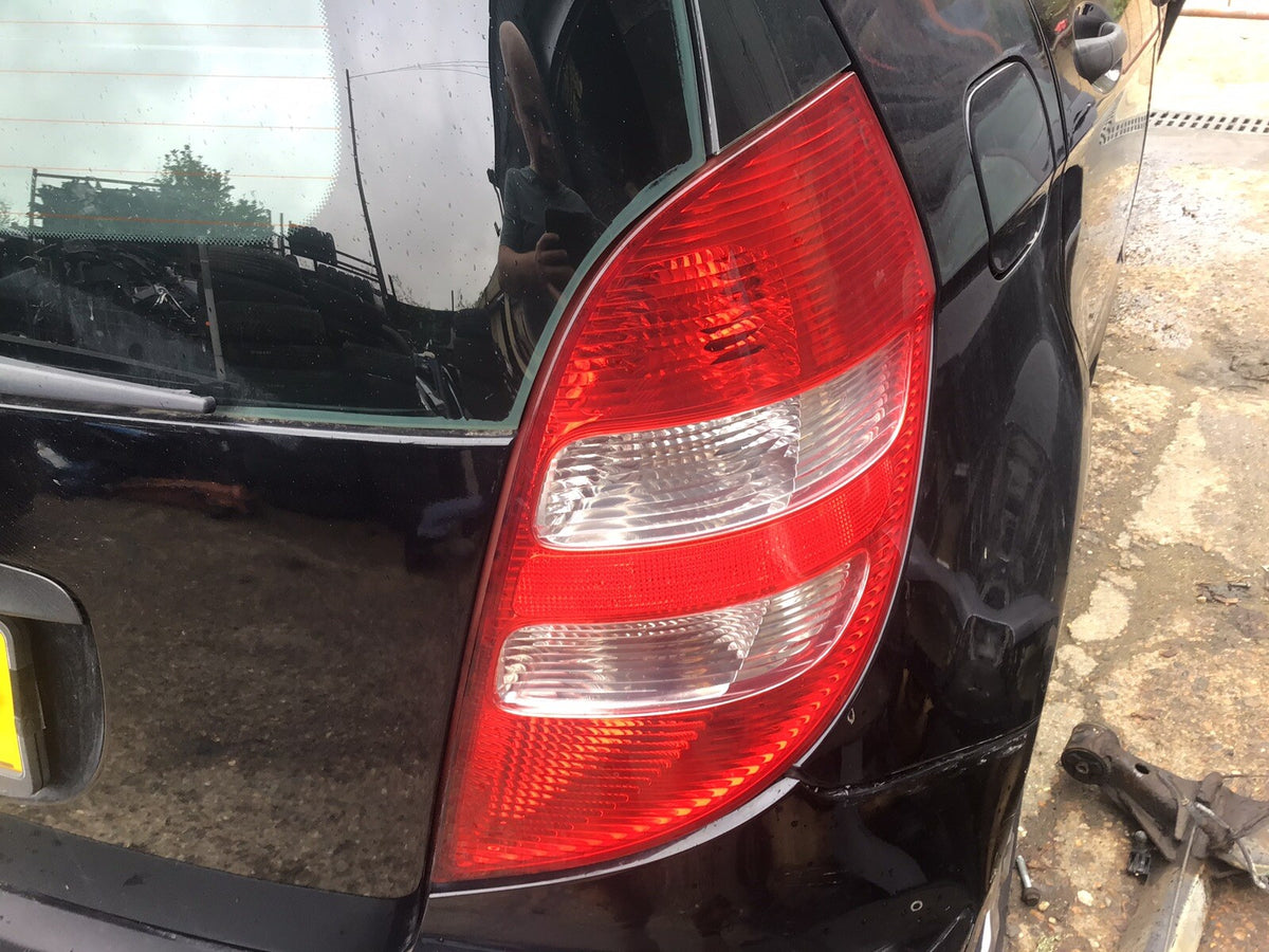 MERCEDES A CLASS W169 DRIVER SIDE O/S REAR LIGHT CLUSTER 2005 20080