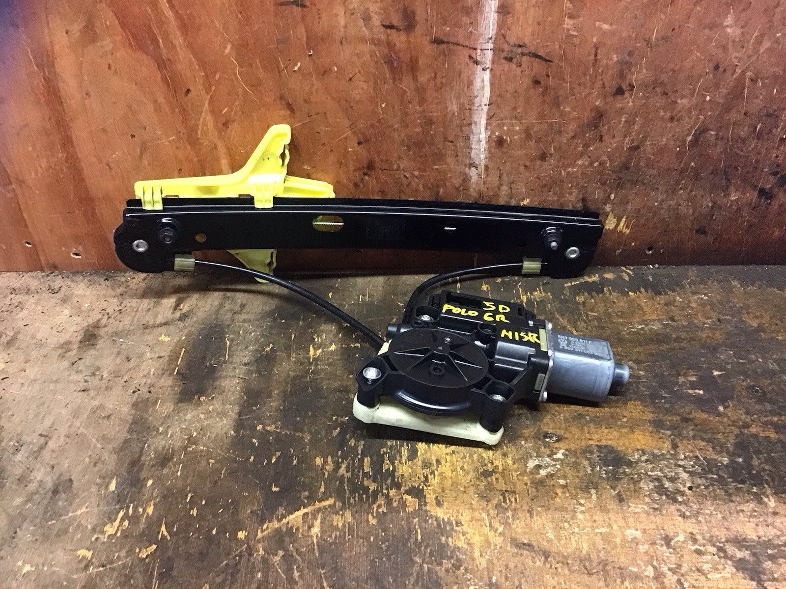 POLO 6R PASSENGERS REAR WINDOW MOTOR AND REGULATOR 6R0959811F 5 DOOR 09 20130