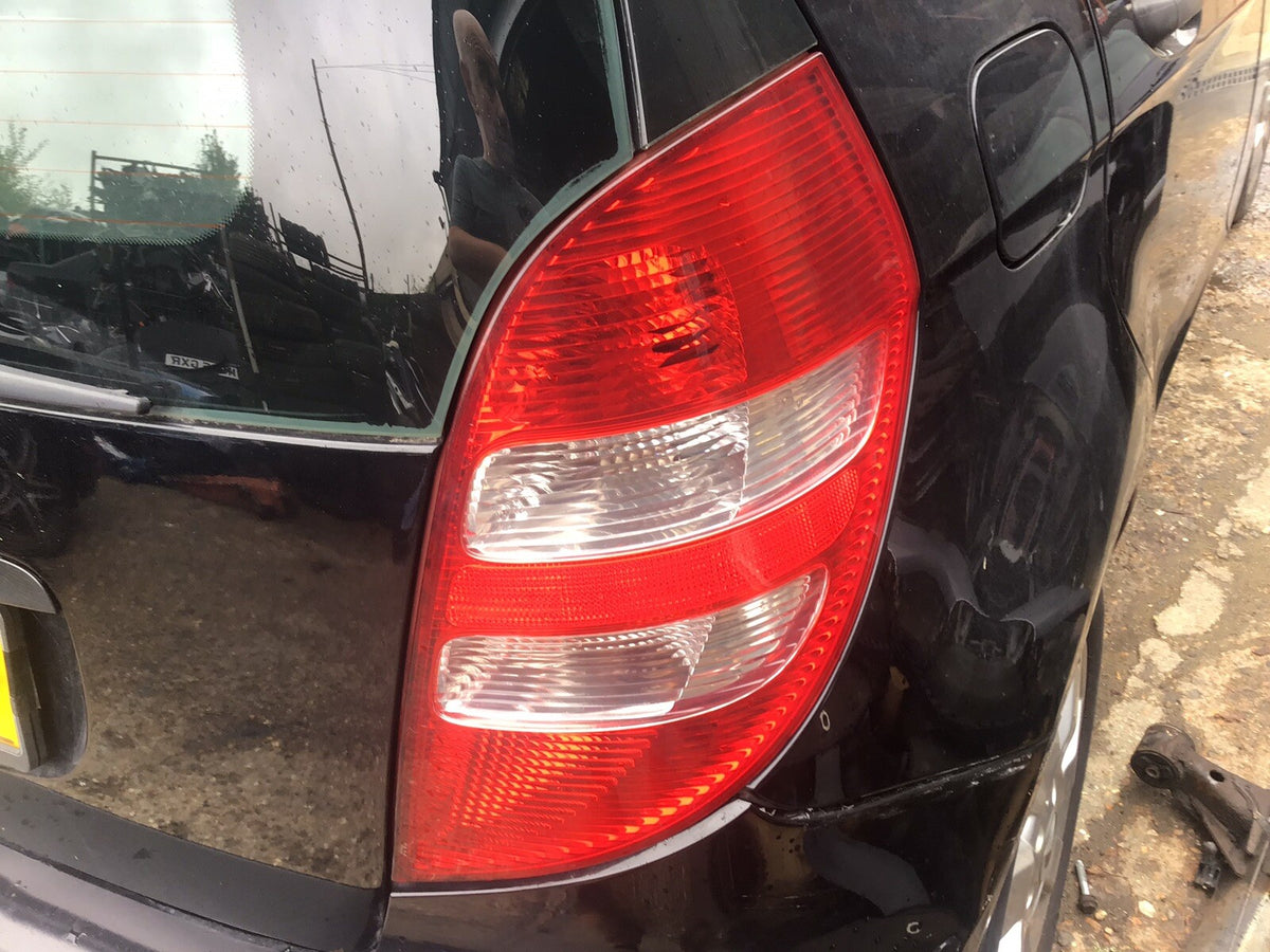 MERCEDES A CLASS W169 DRIVER SIDE O/S REAR LIGHT CLUSTER 2005 20082