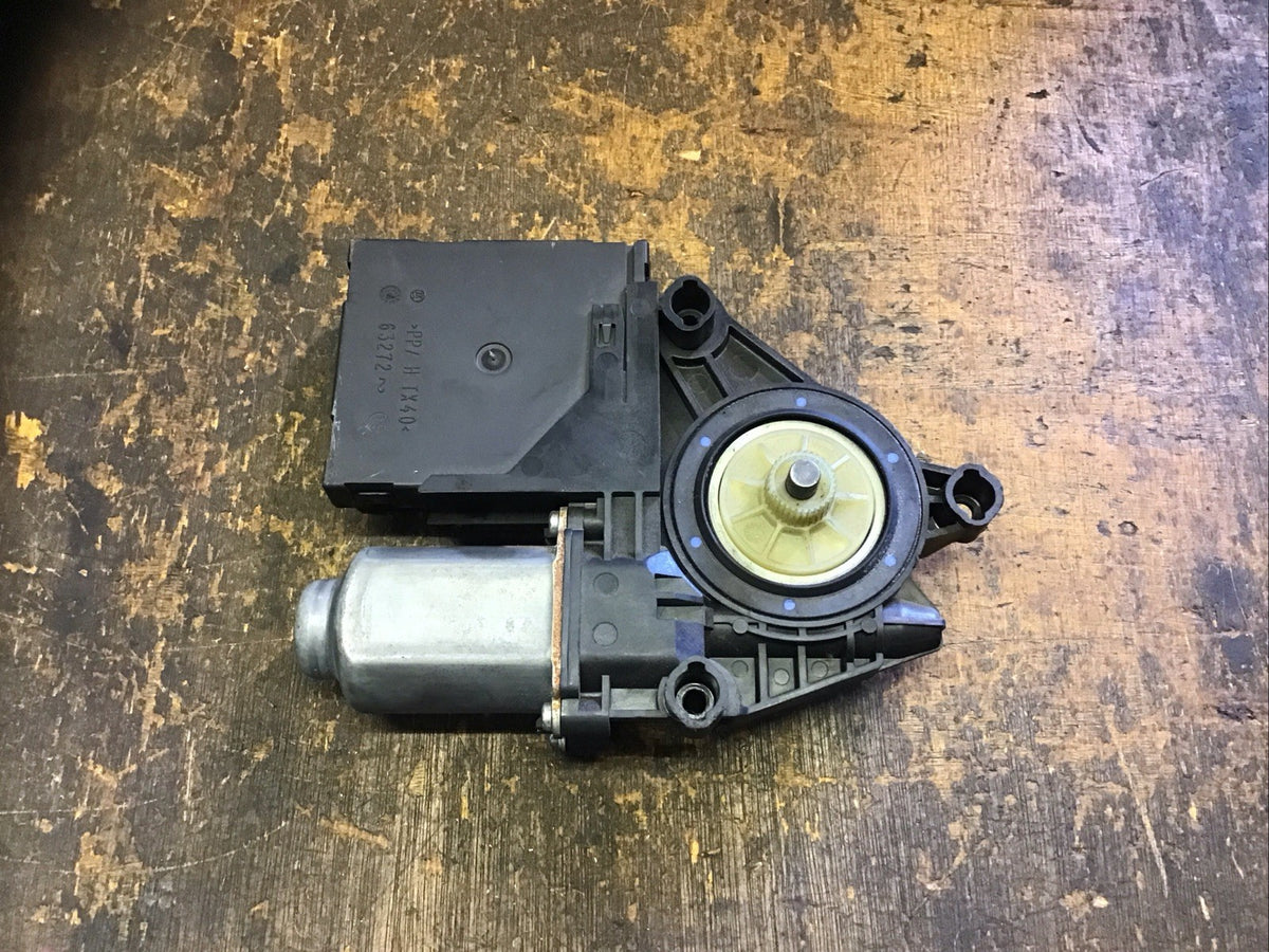 VOLKSWAGEN GOLF MK6 PASSENGERS FRONT WINDOW MOTOR REGULATOR 5K0959702B 09 20127