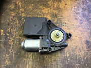 VOLKSWAGEN GOLF MK6 PASSENGERS FRONT WINDOW MOTOR REGULATOR 5K0959702B 09 20127