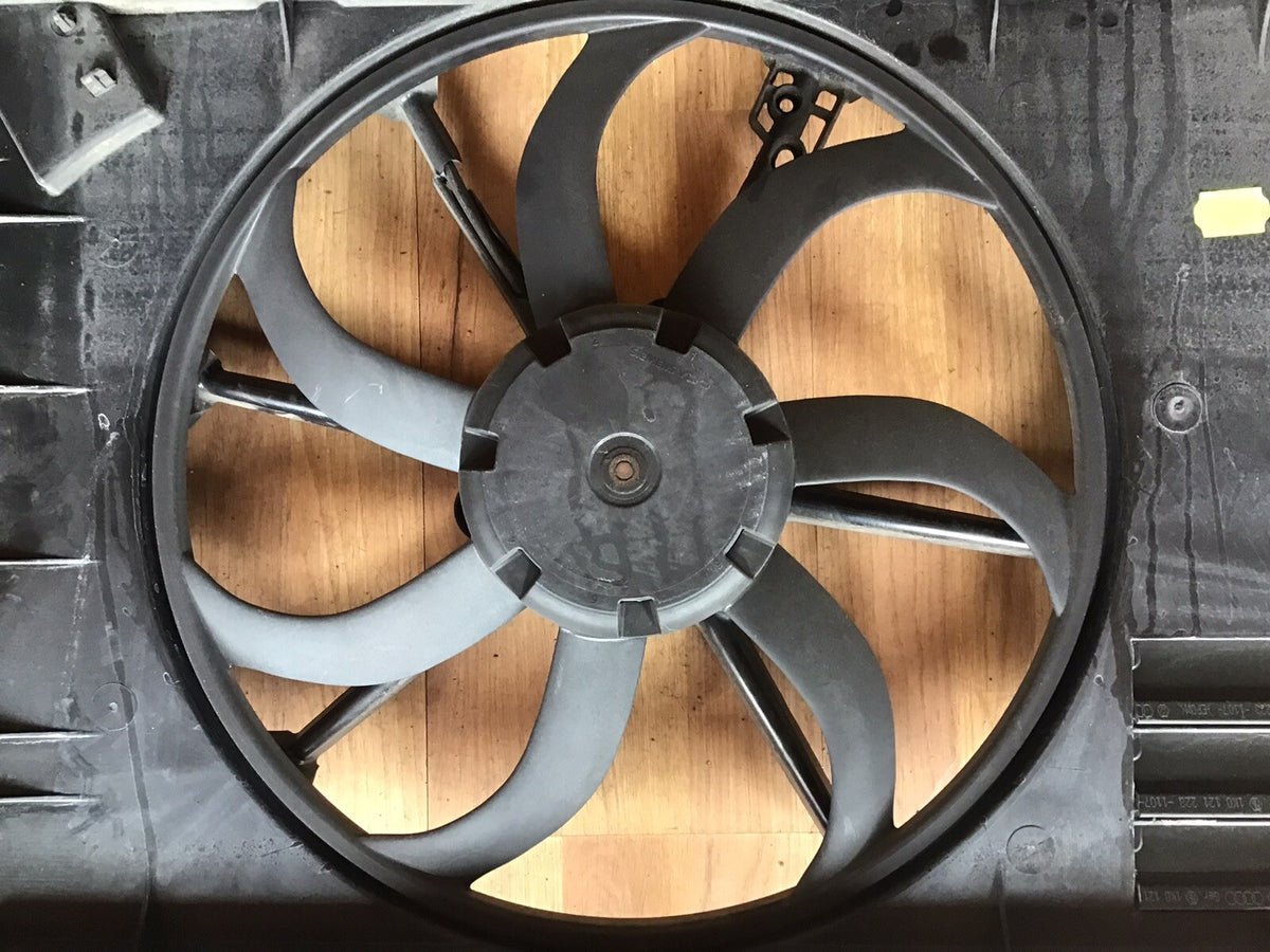 VOLKSWAGEN GOLF MK5 1.4 PETROL RADIATOR COOLING FAN COWLING 1KO121207AK 2004 0810