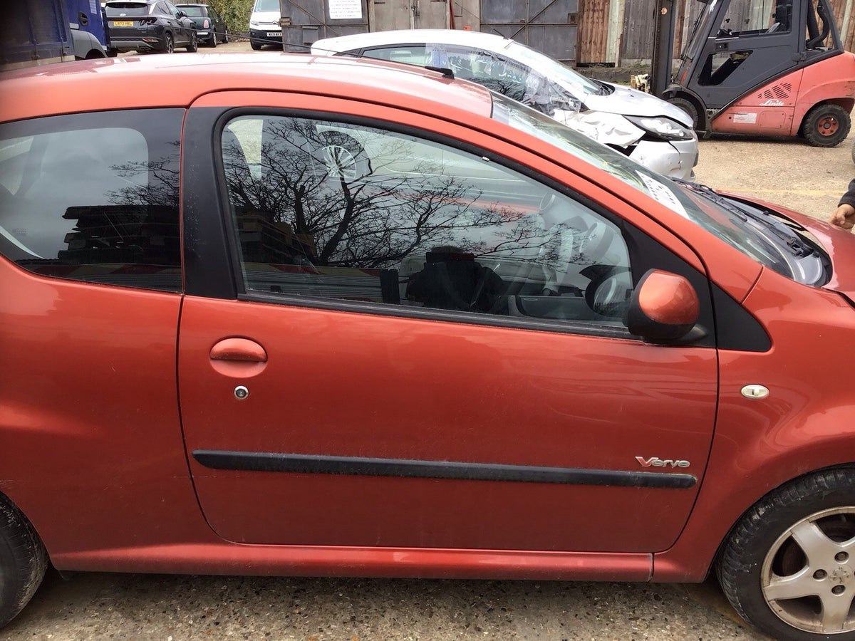 PEUGEOT 107 DRIVERS SIDE FRONT DOOR ORANGE MANDALINE KHF 2005 20130