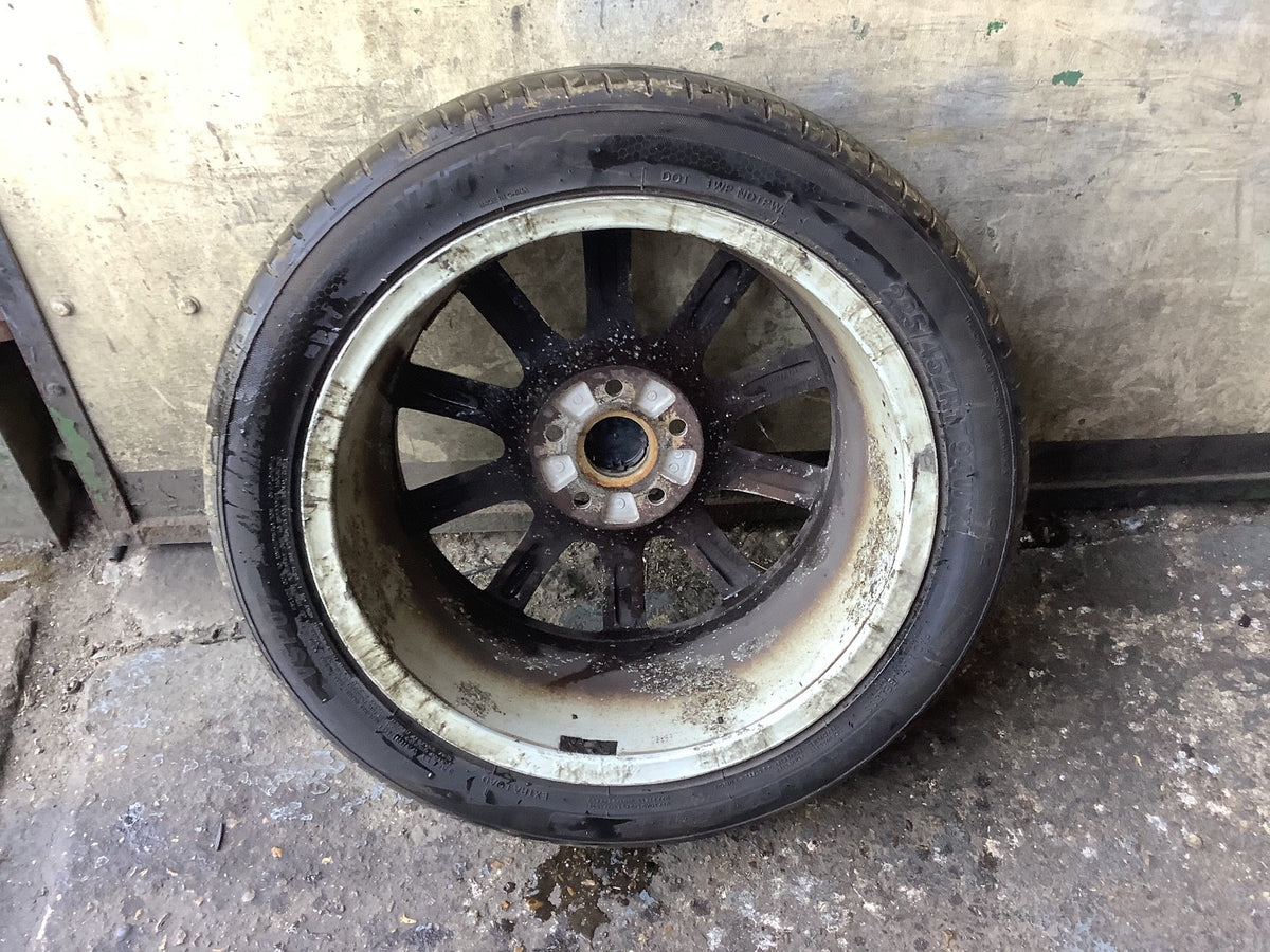 VOLKSWAGEN GOLF MK5 ALLOY WHEEL 17" 1K0601025K WITH TYRE 225X45X17 2002 20089