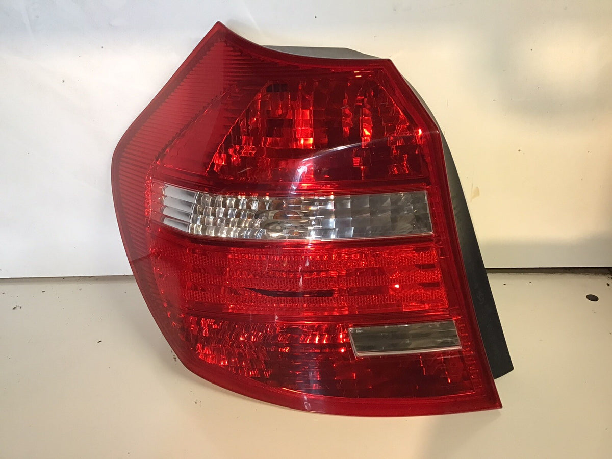 BMW 1 SERIES PASSENGER'S SIDE N/S REAR LIGHT 2007 20120